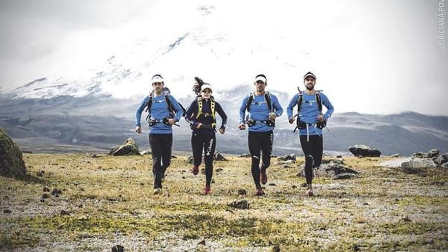 Immer in Bewegung bleiben: Das Team Columbia Vidaraid mit Jon Ander Arambalza (2. v. re)