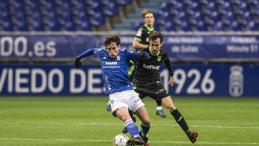 Sergio Tejera llega a tiempo y apunta a jugar de titular hoy en el Real Oviedo