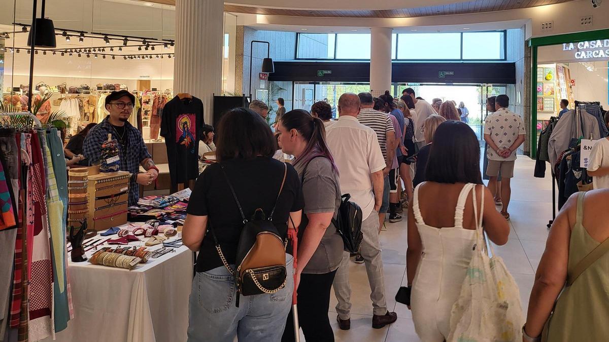 El mercado de arte Mona vuelve al Centro Comercial Gran Vía de Vigo con más de 40 expositores en cuatro días