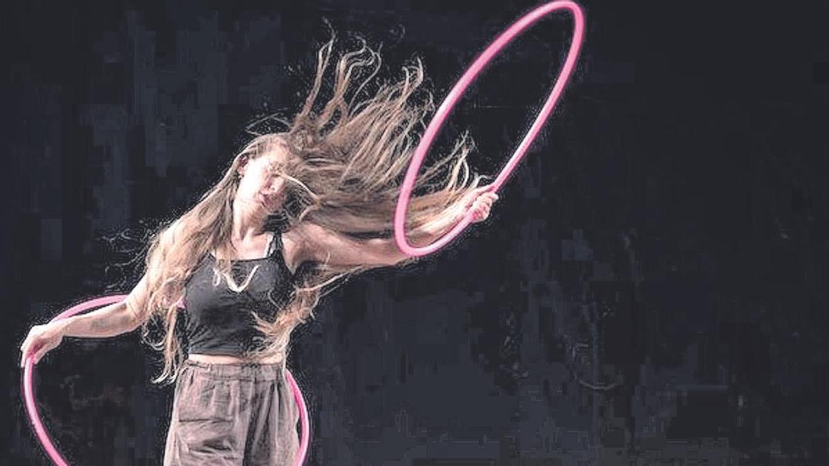 Circo da man de Mariana de Sanctis no Salón Teatro