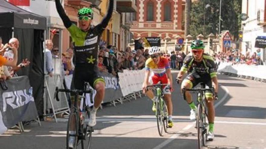 García se impone en el Memorial Ciclista Pascual Momparler