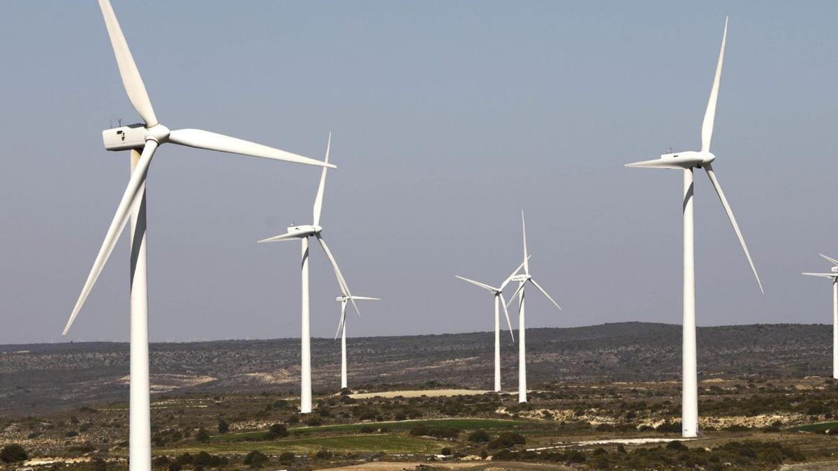 Torres eólicas en Fuendetodos, una de las zonas de Aragón con más instalaciones energética de este tipo.