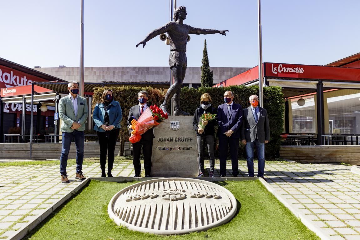 Ofrenda floral del Barça a Johan Cruyff.