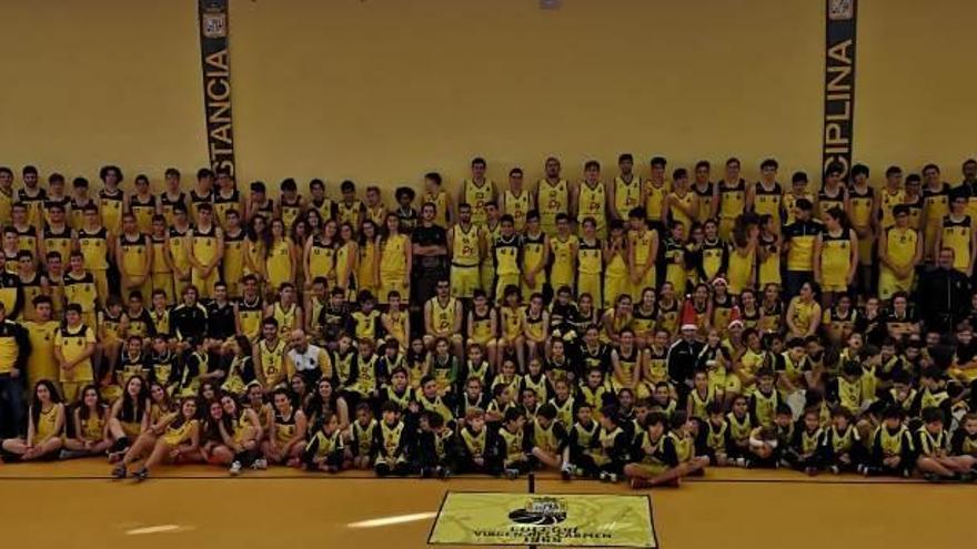 El Colegio Virgen del Carmen presenta sus equipos de baloncesto