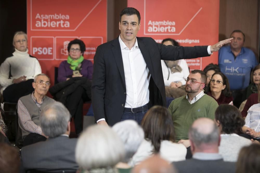 Asamblea con Pedro Sánchez en Oviedo