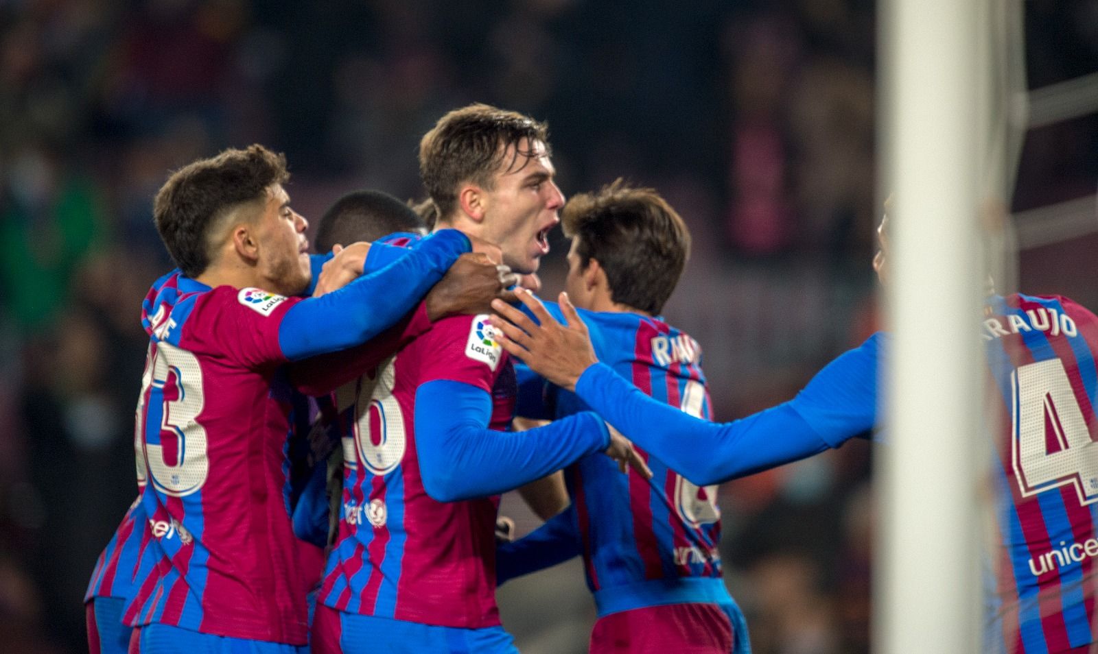 Nico celebra el decisivo 3-2 al Barça en el Camp Nou ante el Elche.