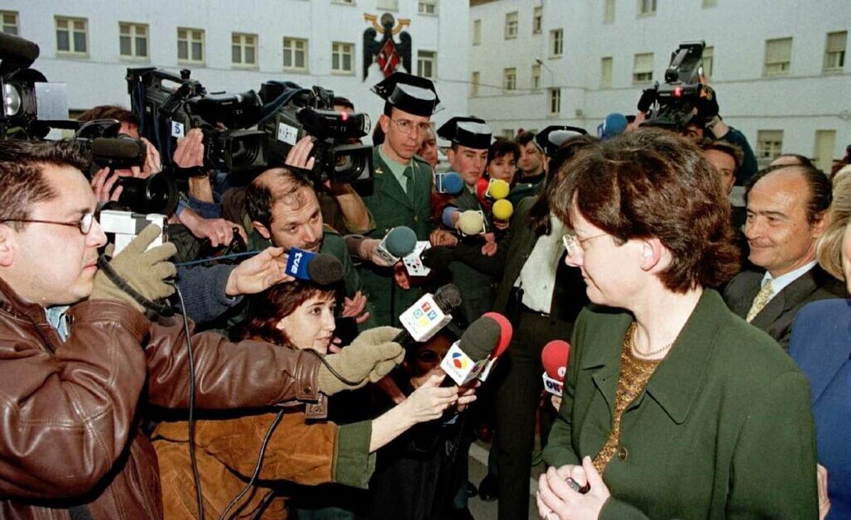 Feliu sota l'atenta mirada dels mitjans.