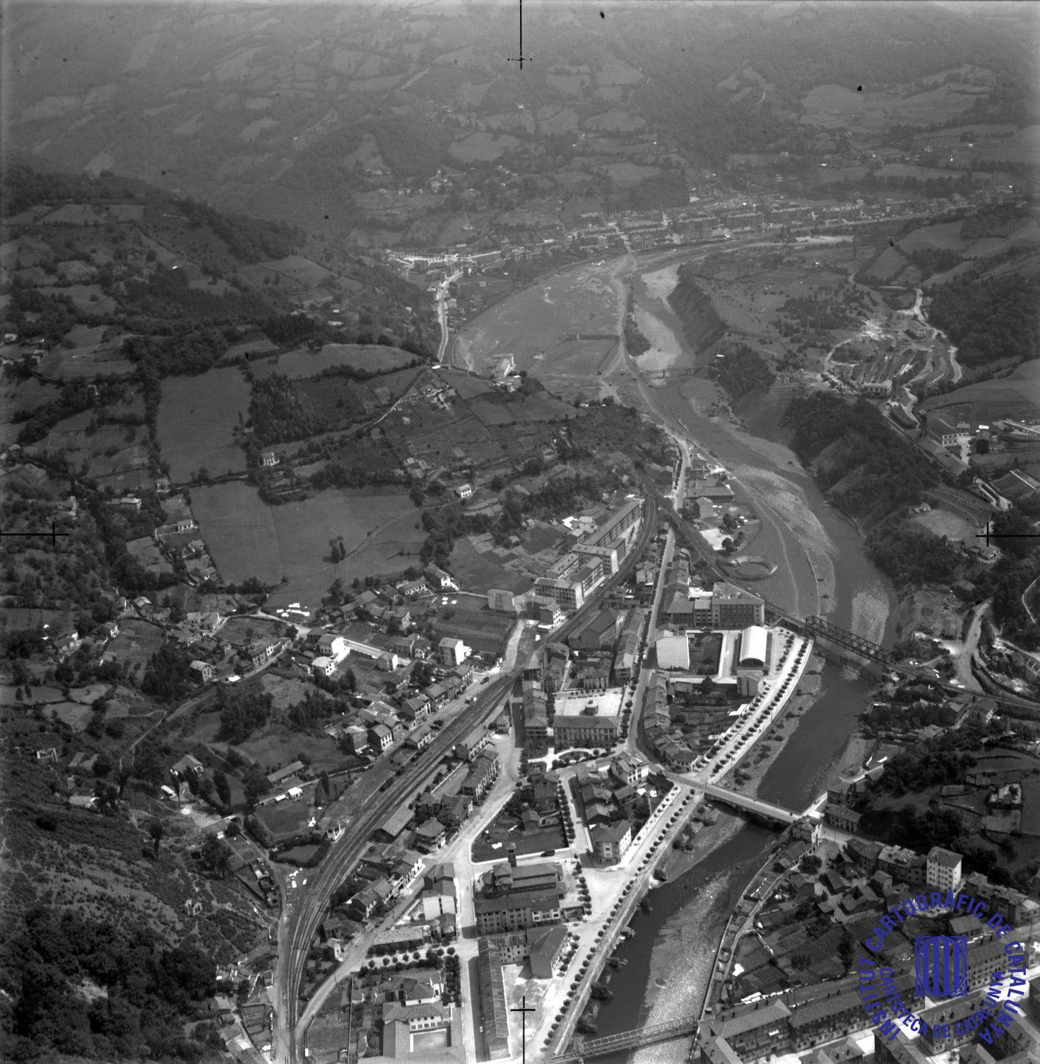 Un vuelo al pasado: así era Asturias, desde el aire, en 1962