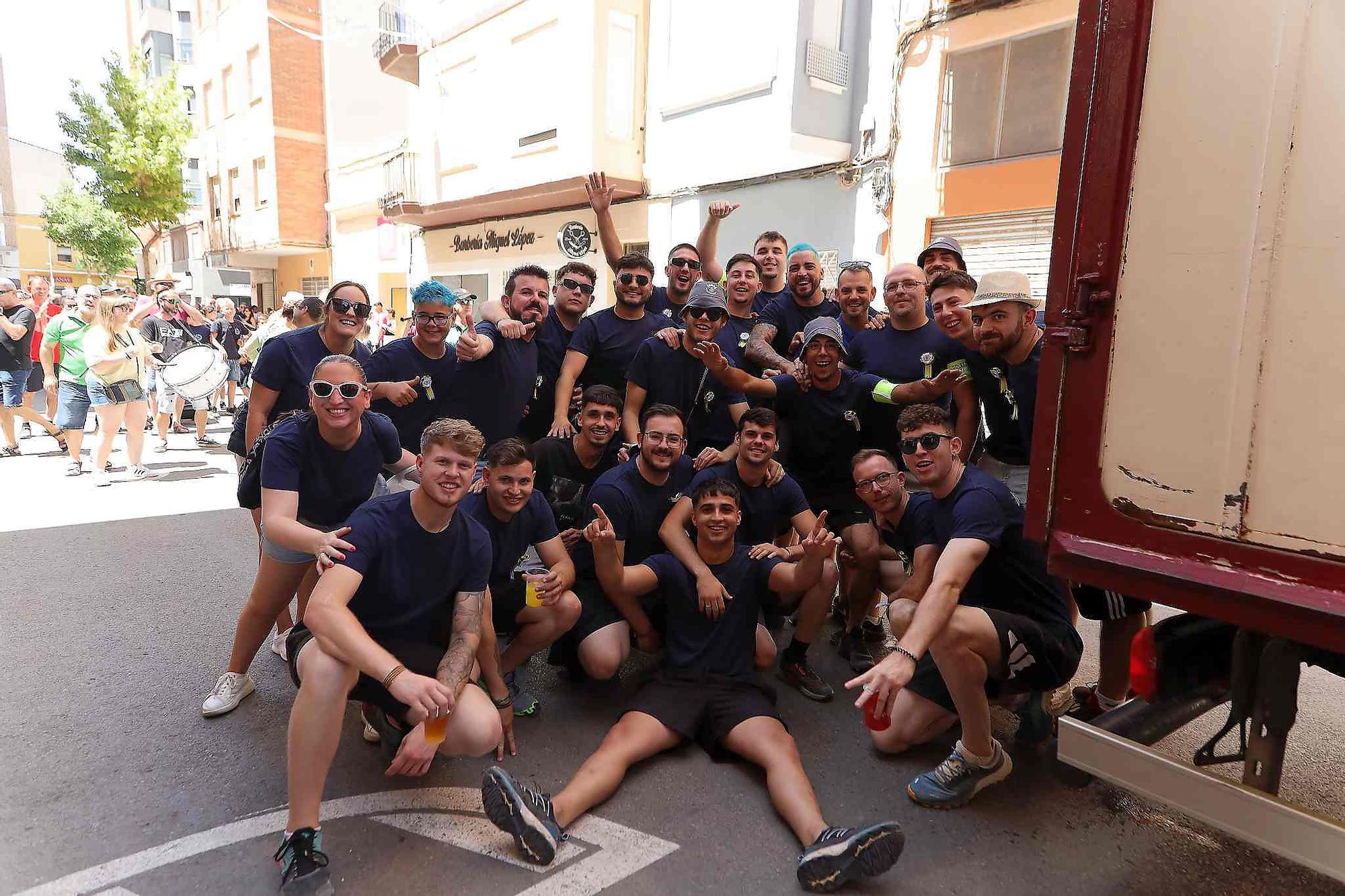 El Grau da inicio a las fiestas de Sant Pere con pólvora, bous y música