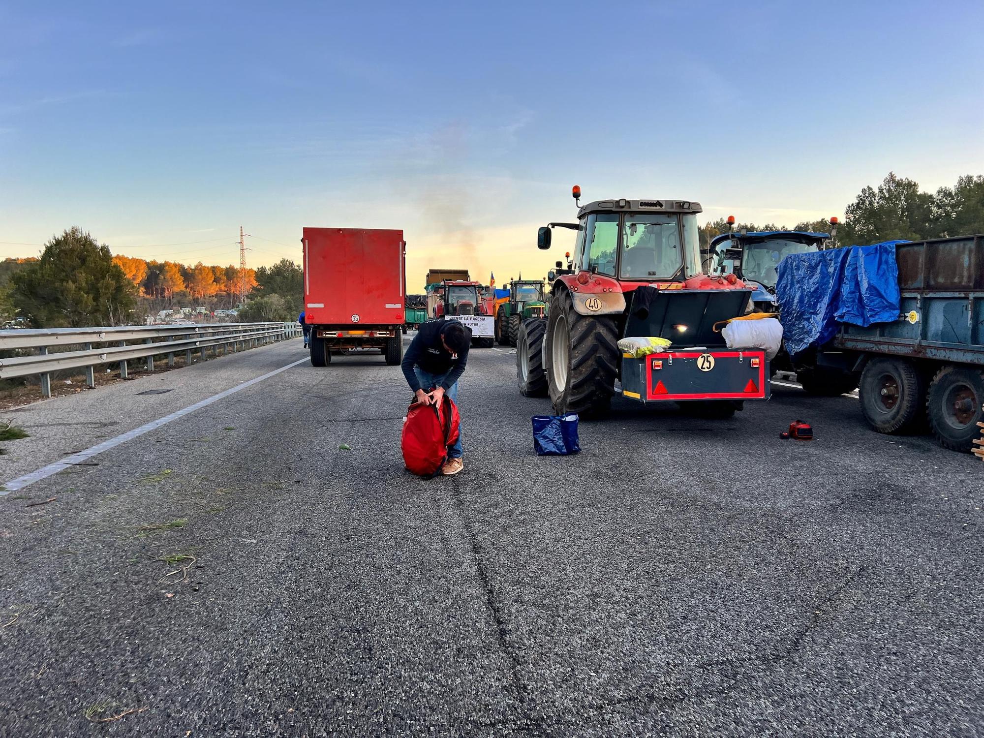 Continuen les afectacions per les protestes de la pagesia gironina