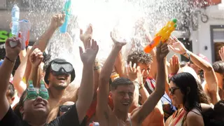 La mayor Fiesta del Agua de Galicia se vive en este pueblo costero durante el puente de agosto