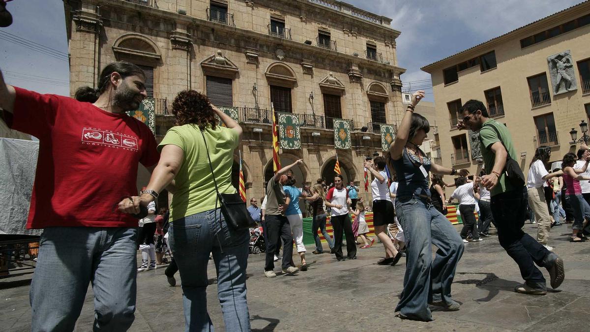 Las danzas populares llenarán la plaza Mallorca de Oropesa del Mar
