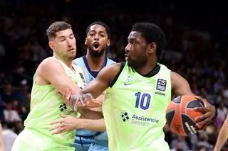 Un Barça efectivo cumple en su visita a Berlín y vuelve al Play-In