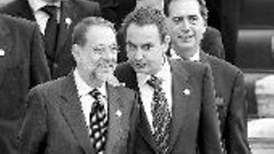 Zapatero, sin prisa para ajustar la Constitución a la de la UE