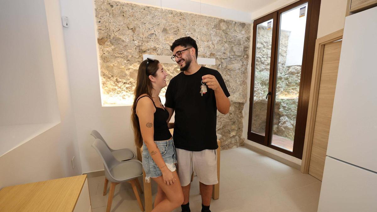 Entrega de las llaves de las viviendas de alquiler asequible de sa Penya en Ibiza