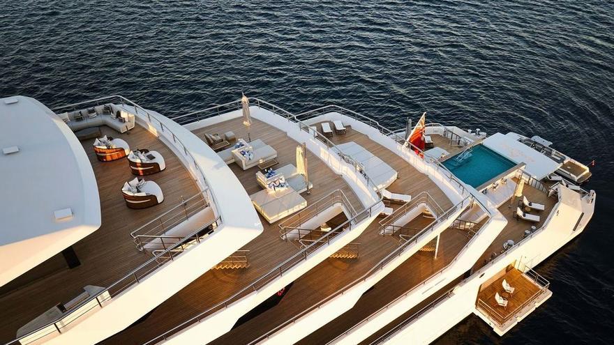 Navega en Ibiza el yate más grande jamás construido en España que se alquila por 3 millones a la semana