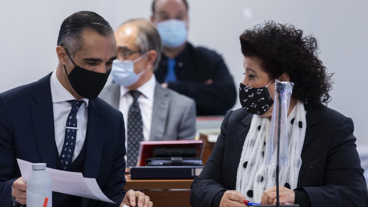 Consuelo Ciscar, Juan Carlos Lledo y Jose Luis Rueda durante el juicio.