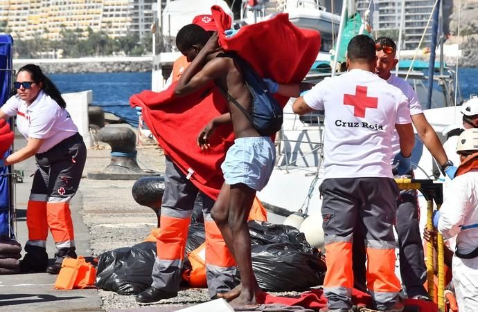 28/02/20 ARGUINEGUIN. MOGÁN. Llegada de migrantes al puerto de Arguineguin después de ser rescatados por un velero. Fotógrafa: YAIZA SOCORRO.  | 28/02/2020 | Fotógrafo: Yaiza Socorro