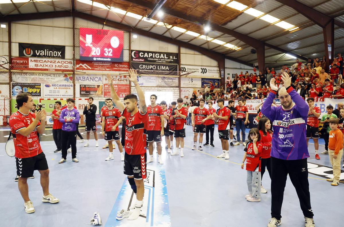 Tristeza en O Rosal tras perder el ascenso ante el Zamora Tristeza en O Rosal tras perder el ascenso ante el Zamora