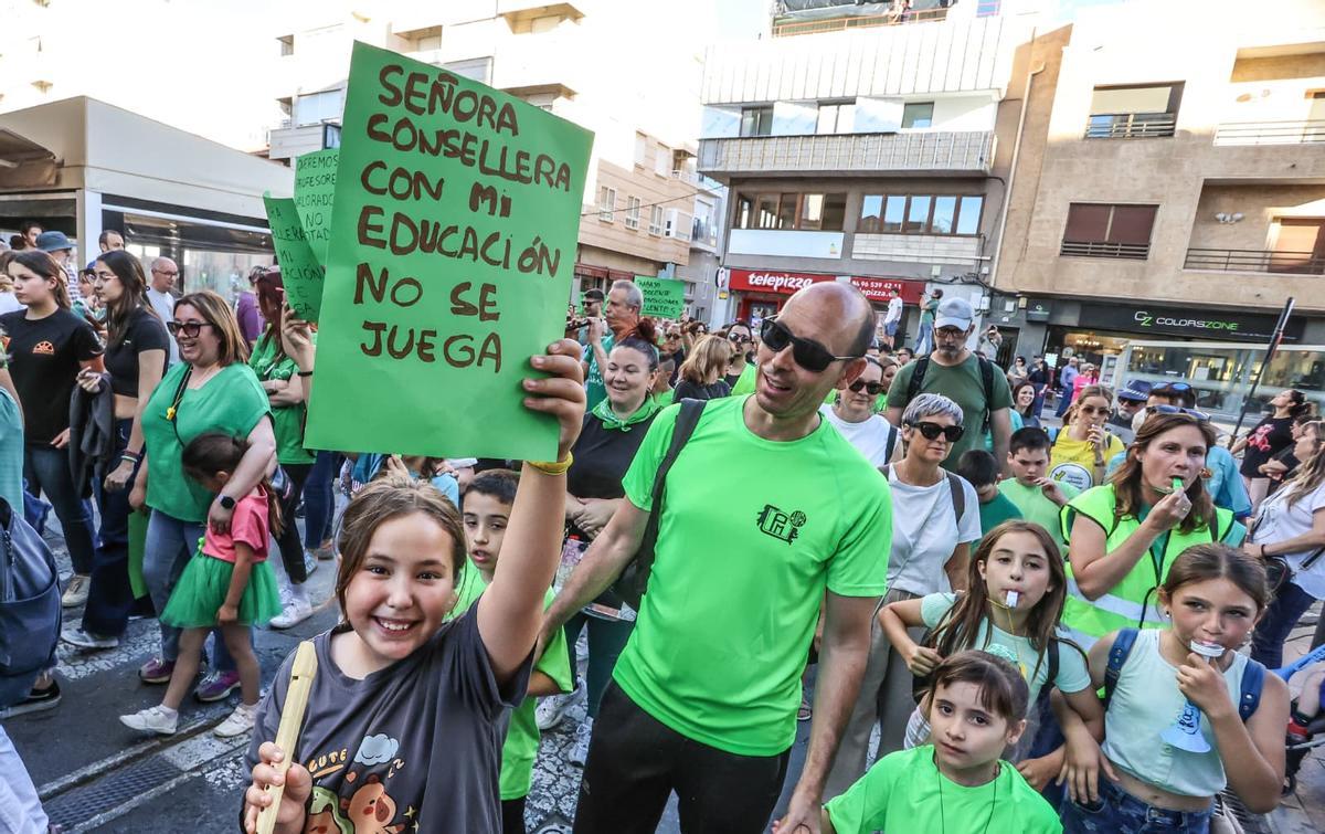Elda y Petrer se unen por la educación pública Elda y Petrer se unen por la educación pública