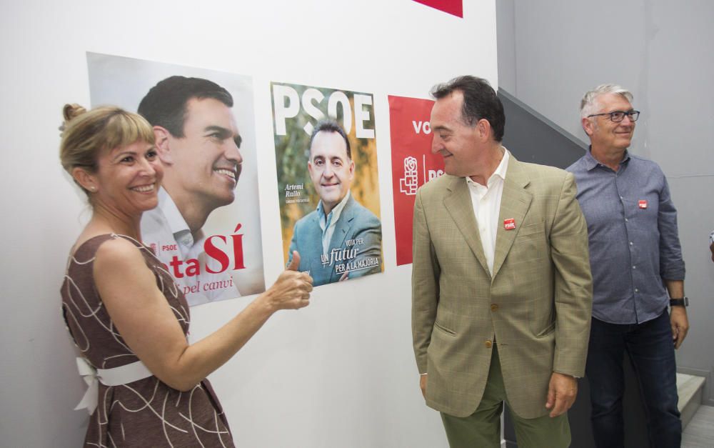 Pegada de carteles electorales en Castelló