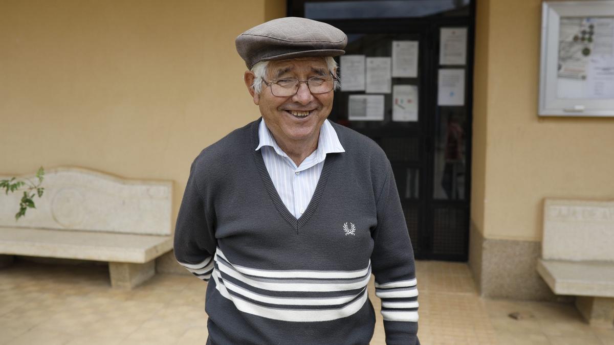 Modesto Bermejo, vecino de Otero de Bodas y cabrero.