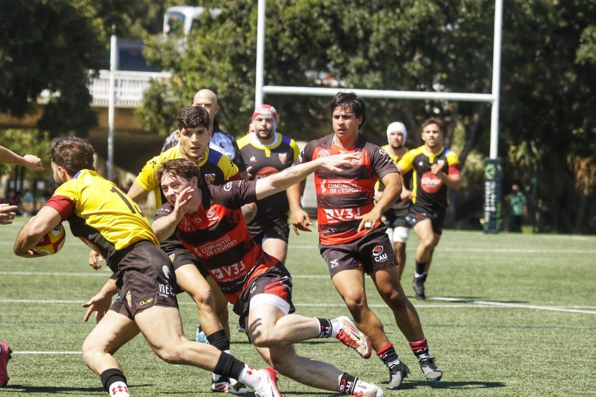 El CAU Rugby Valencia se dejó media vida —y buena parte de sus aspiraciones de ascenso— en una mañana amarga en el Campo del Río.