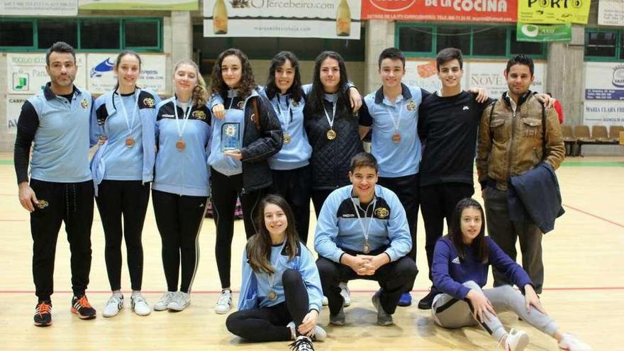 Competidores del Club Taekwondo Patiño que participaron en el Gallego Sub 21 de Bueu.