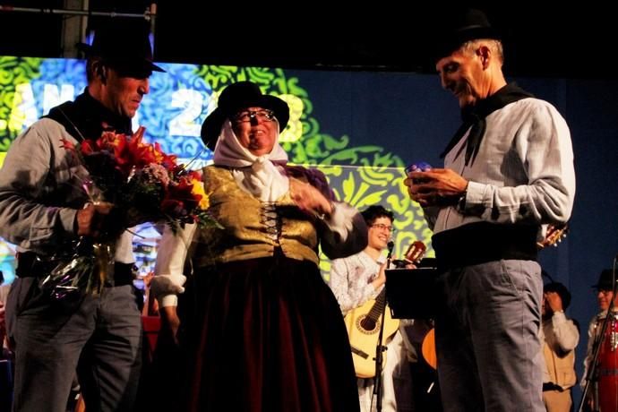 El folklore abre la veda en Playa Blanca