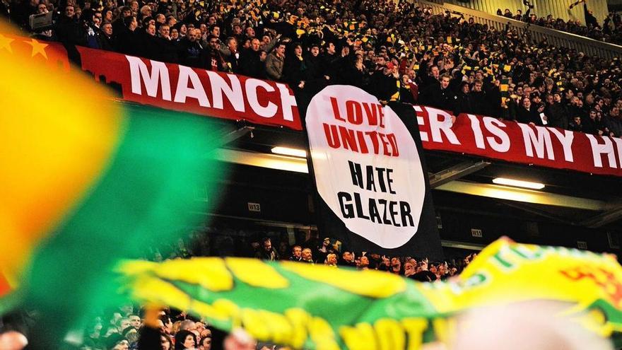 Protestas en Old Trafford contra contra la familia Glazer, propiedad del Manchester United desde hace dos décadas.