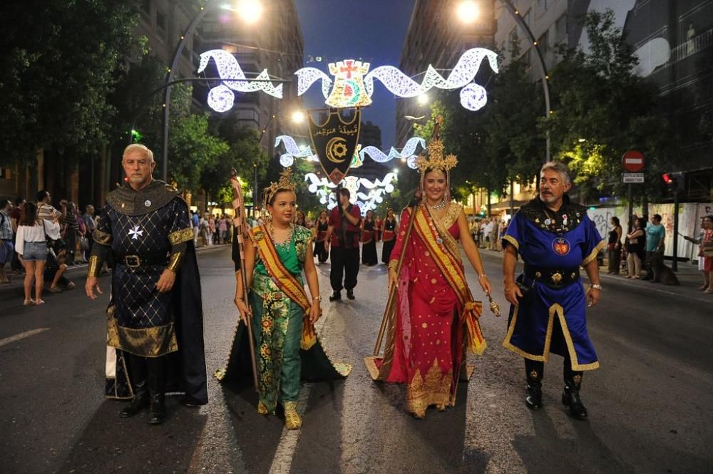 Desfile de Moros y Cristianos por las calles de Mu