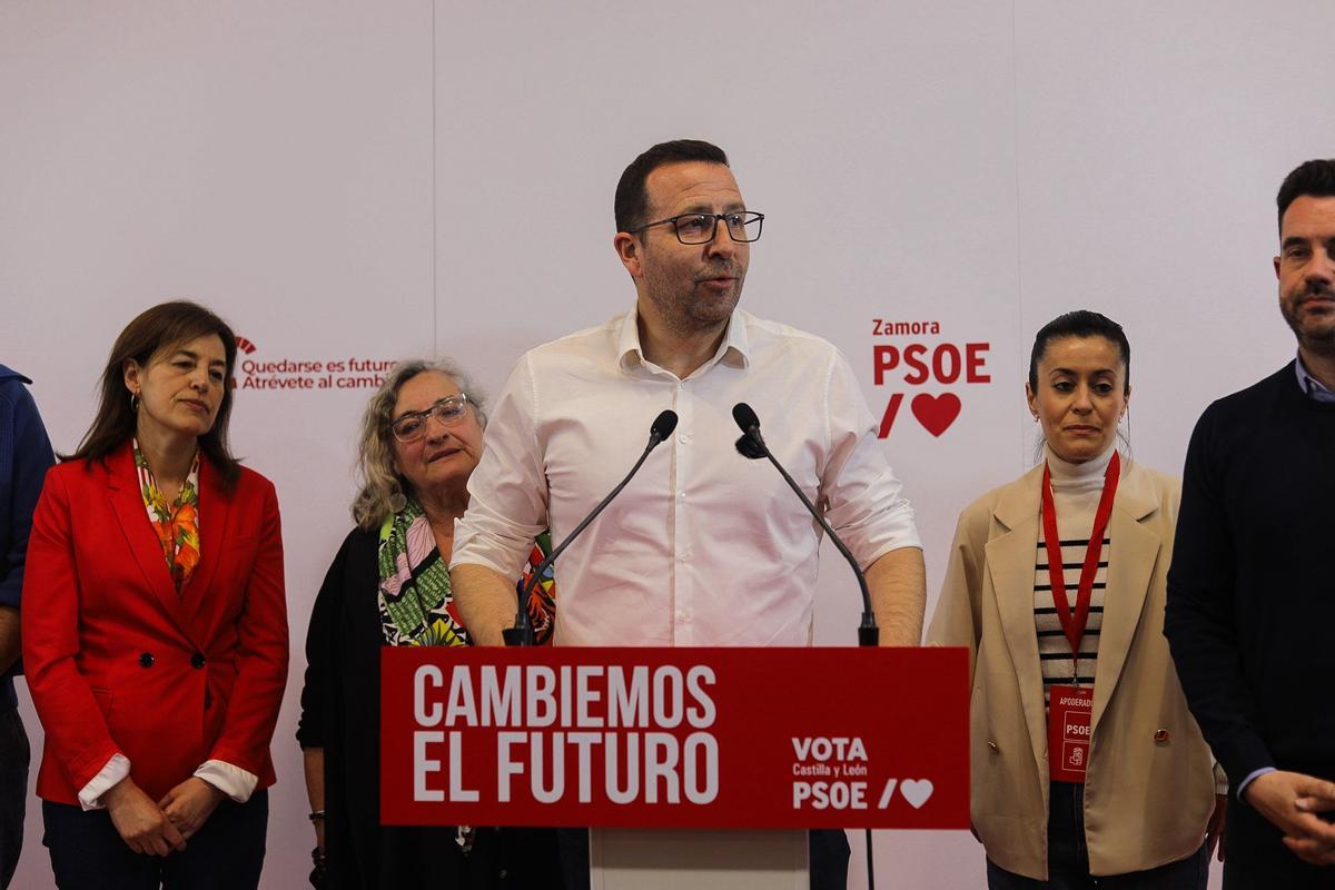 Elecciones en Castilla y León: Los socialistas de Zamora celebran que revalidan sus tres procuradores Elecciones en Castilla y León: Los socialistas de Zamora celebran que revalidan sus tres procuradores