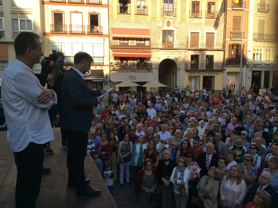 Manifestación en apoyo al proyecto de Banderas en el Astoria