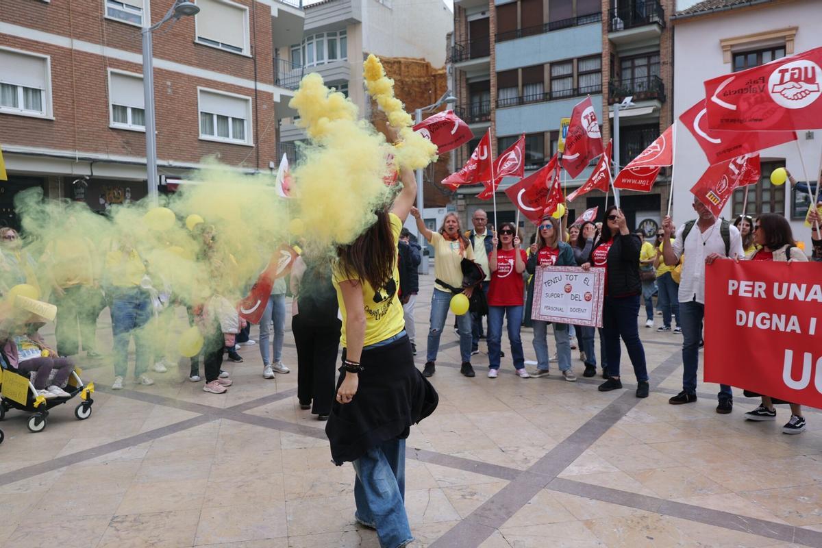 07/05/2026 | Plaza de las Aulas, Castellón | Concentración de trabajadoras de las escuelas infantiles durante la huelga educativa