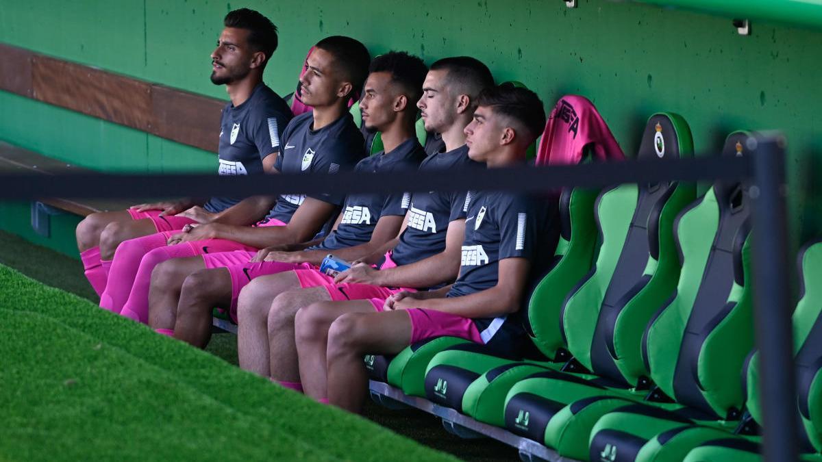 El banquillo del Málaga CF, repleto de canteranos en Santander