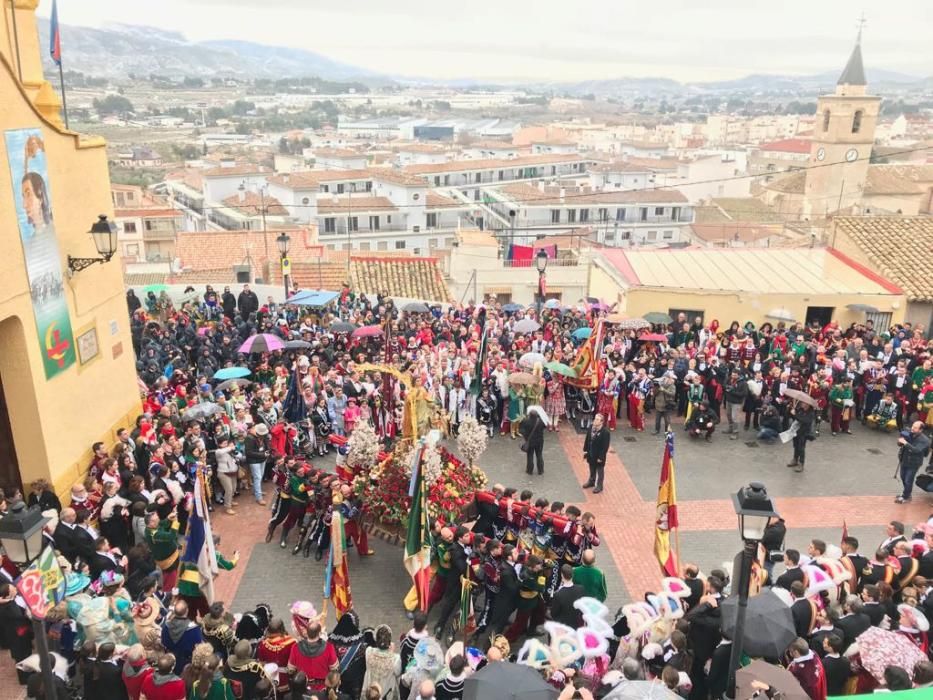 San Blas vuelve a su ermita en las fiestas de Moros y Cristianos de Sax