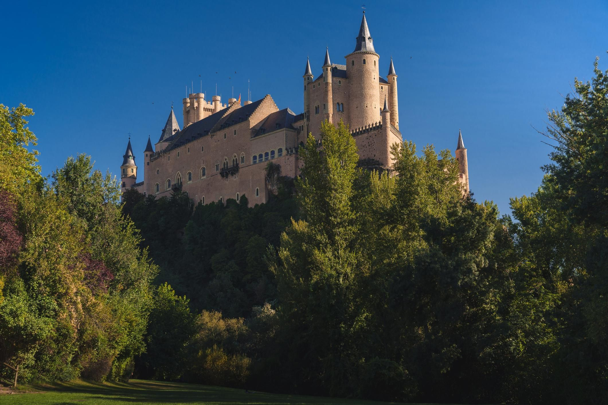 El parecido del Alcázar de Segovia con el castillo de Disney es indiscutible