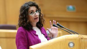 La ministra de Hacienda, María Jesús Montero, durante una comparecencia en el Senado.