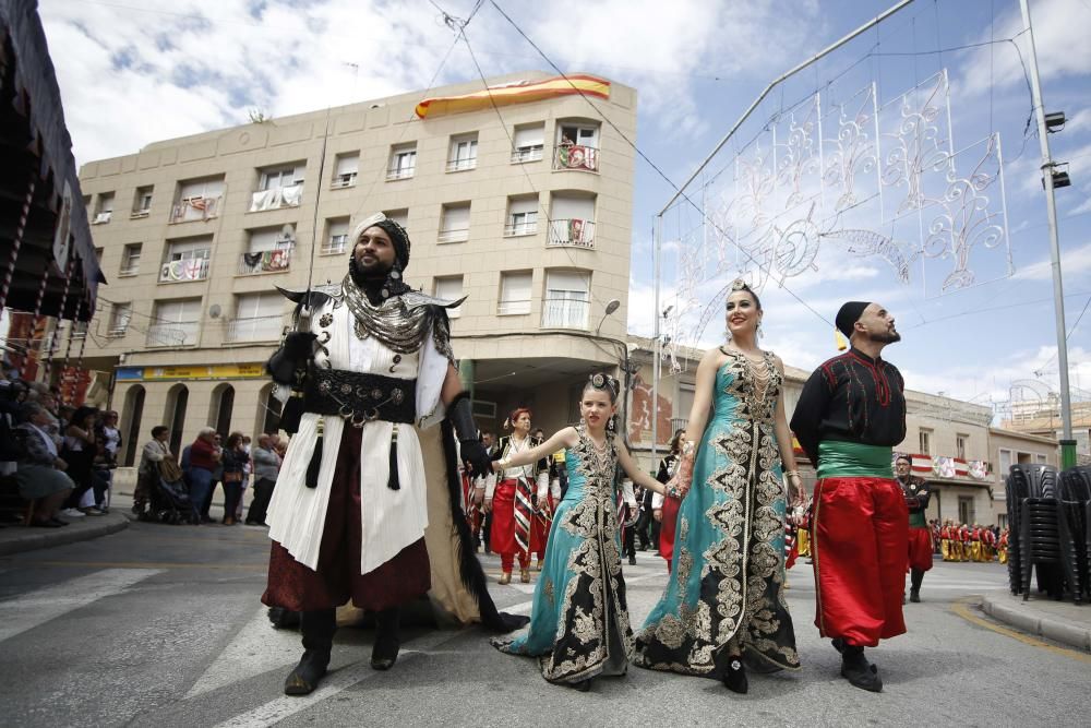 Desfile de Honor y Misa en los Moros y Cristianos de Petrer