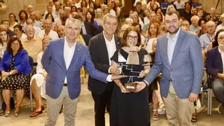 LA NUEVA ESPAÑA recibe la "Carabela de plata" por su canal "Asturias Exterior", el primer centro asturiano internacional y virtual: "Es importantísimo"