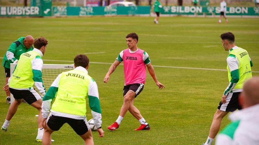 Cultural Leonesa-Córdoba CF, en directo | Los de Iván Ania, a por su tercer triunfo consecutivo
