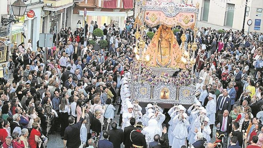 Málaga distingue a la Virgen de Araceli con la Azucena de Plata