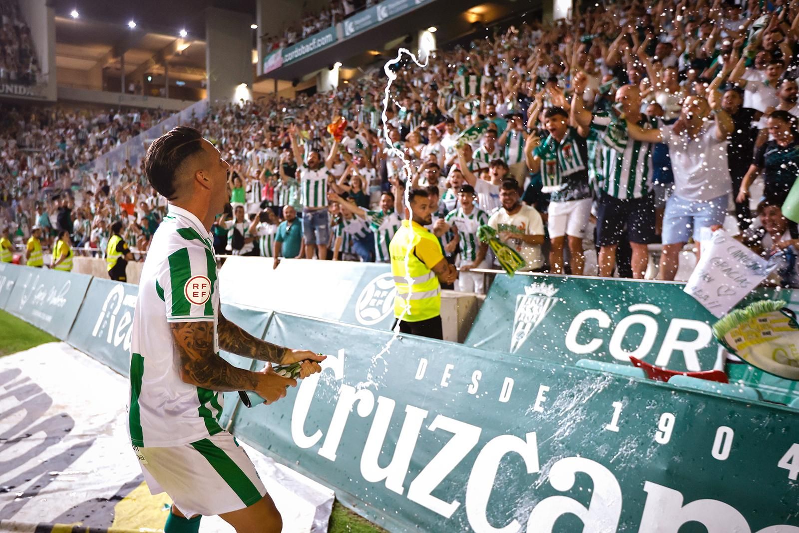 El Córdoba CF vuelve a Segunda / Las mejores imágenes de una noche para la historia