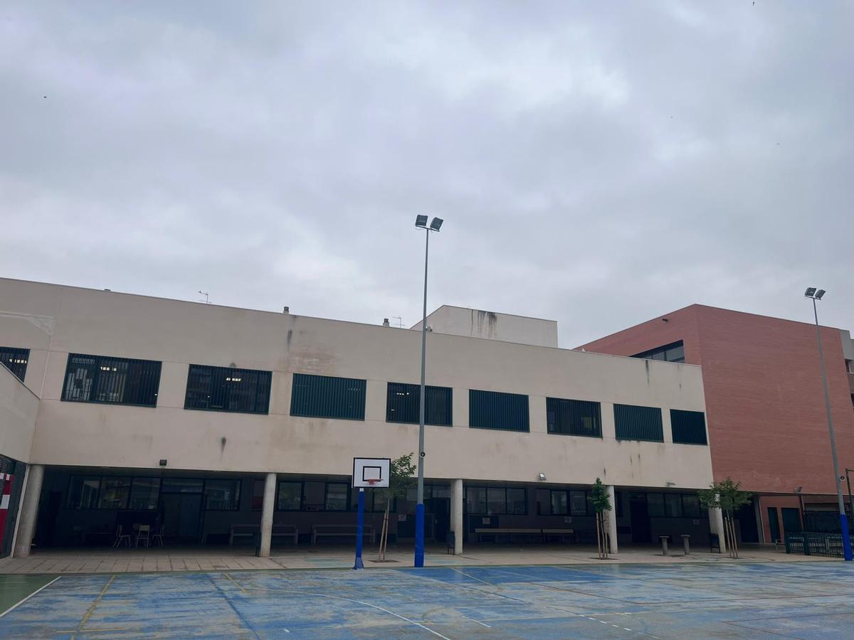 L’edifici del CEIP Rosa Serrano de Paiporta