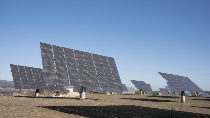 Projecten un parc solar de 6,7 hectàrees i 11.200 panells a Fonollosa, prop de Sant Joan