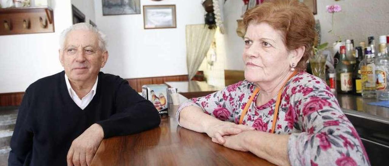 Miguel Sierra y Estrella Blanco, en el bar El Cazador de Jardín de Cantos.