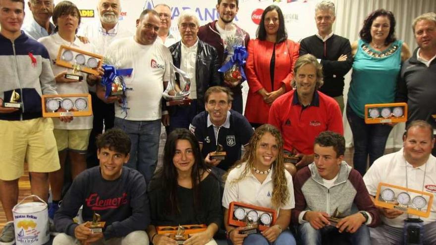 Foto de familia de los premiados en la Gadis Láser Extreme.