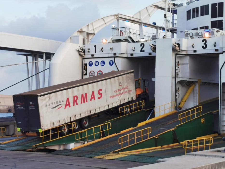 Transporte de mercancías de Armas Trasmediterránea
