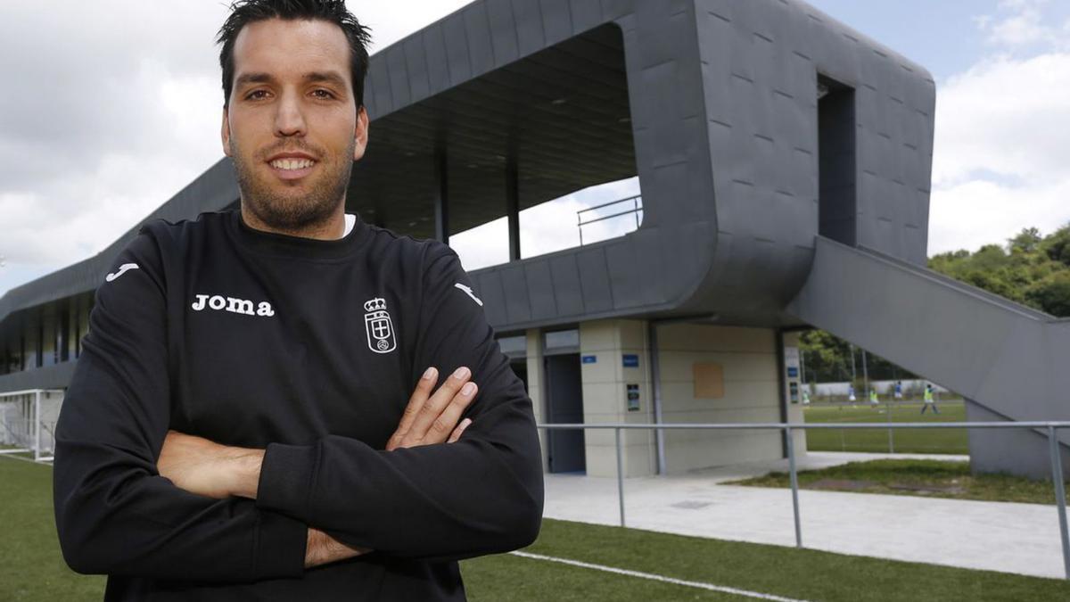 Hernán, cuando entrenaba al juvenil del Oviedo. | I. C.