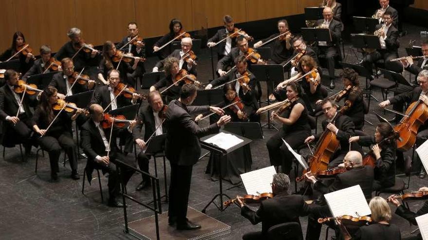 Un momento del concierto de Josefowicz y la Orquesta Sinfónica de Galicia. // Ricardo Grobas